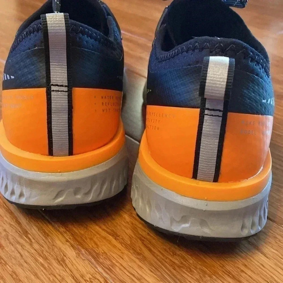 Nike odyssey React shoes - bright colors - women’s size 7- like new condition - Picture 8 of 8